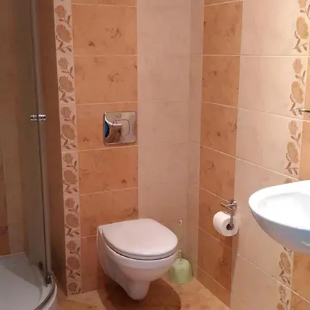 לינה וארוחת בוקר Dw Fantazja 3*