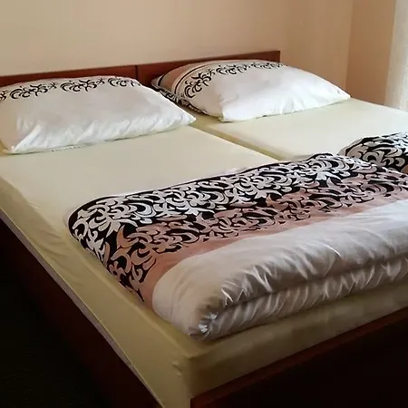 Bed & Breakfast Dw Fantazja 2*